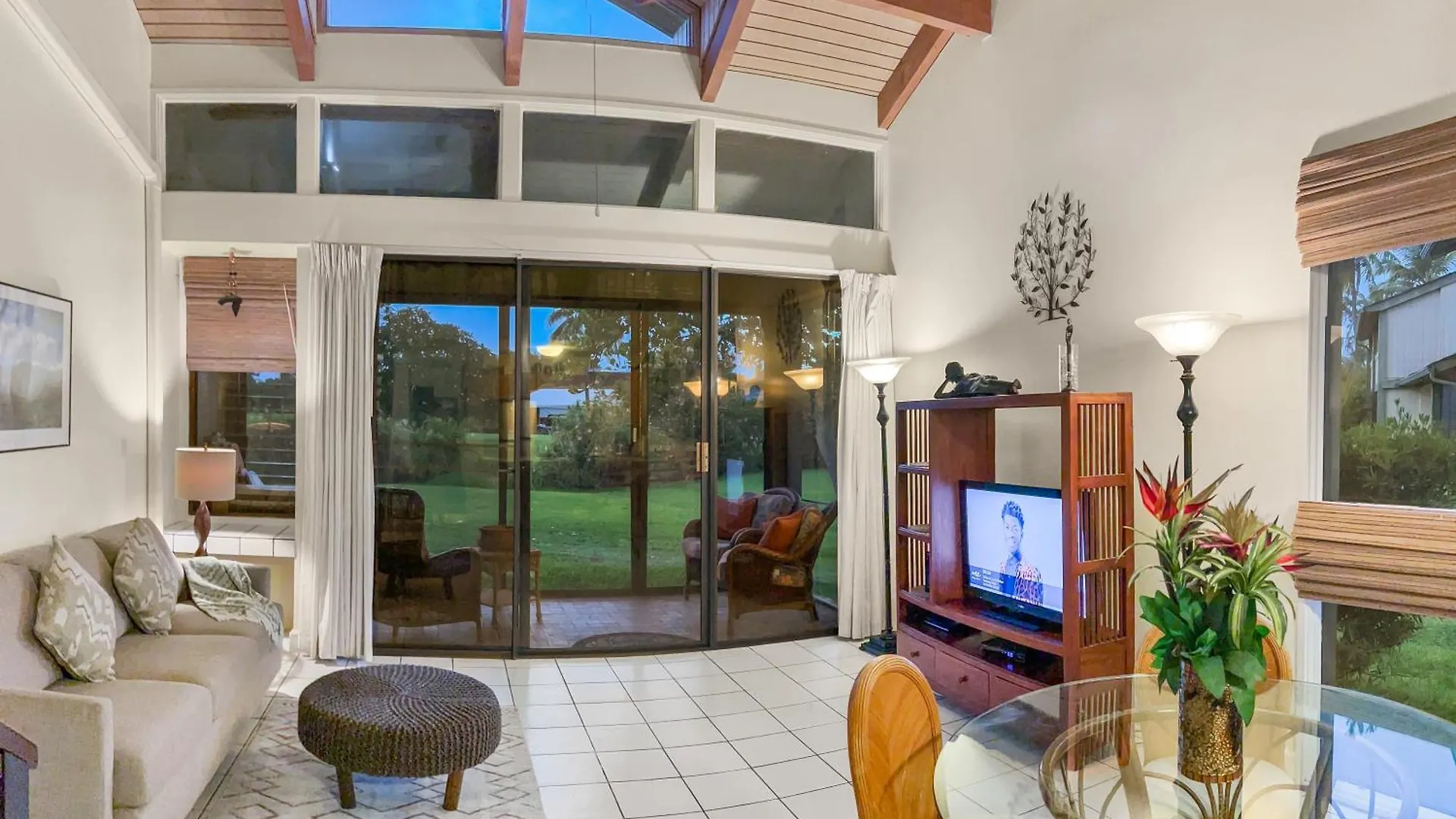 Holiday home Largest 2 Bdrm, 2 Bath Plus Loft, Fully Ac Condo Kahuku